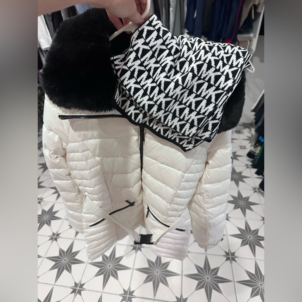 Micheal Micheal Kors faux fur white puffer quilted nylon coat w/belt plus scarf